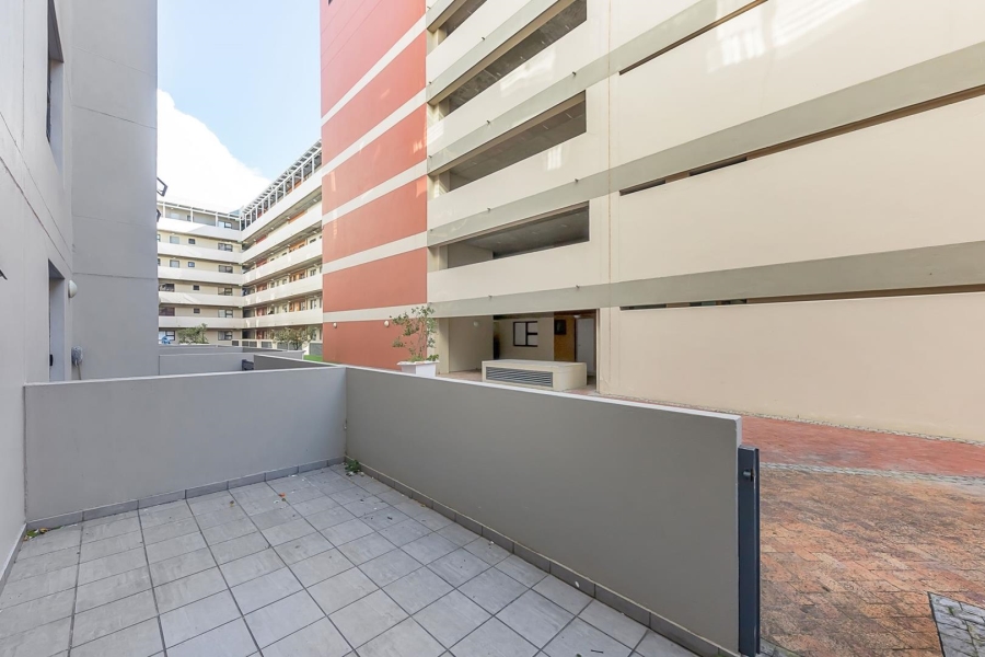 1 Bedroom Property for Sale in Zonnebloem Western Cape